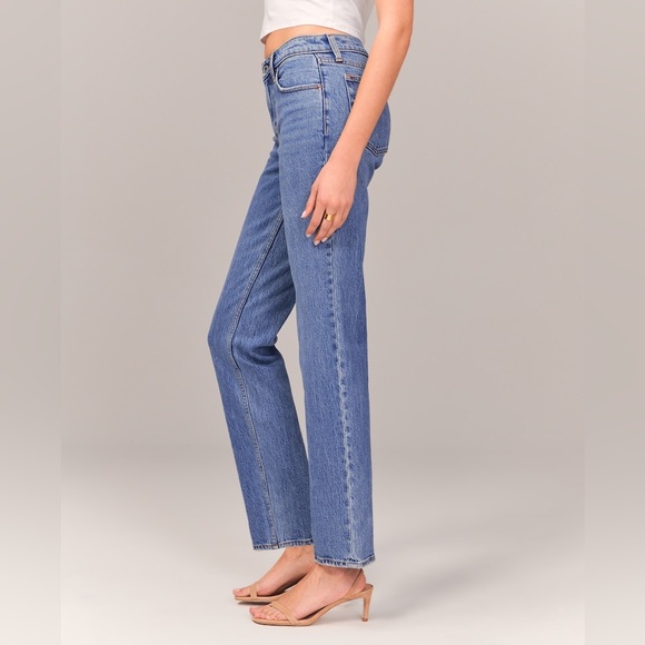 Mid Rise 90s Straight Jean - Picture 3 of 7